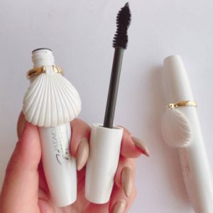 Alternative view of ریمل صدفی هدی موجی