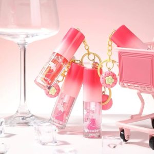 ✨ لیپ گلاس مینی آویزدار HUDAMOJI (Strawberry Juicy Lip)