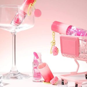 ✨ لیپ گلاس مینی آویزدار HUDAMOJI (Strawberry Juicy Lip) - تصویر 3